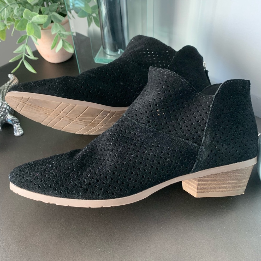 Kenneth Cole booties